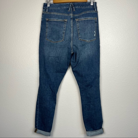 Good American Good Waist Distressed Crop - 12/31 - Picture 5 of 11